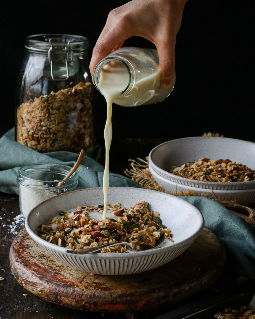 GRANOLA WITH MAPLE, COCONUT AND ALMOND BUTTER